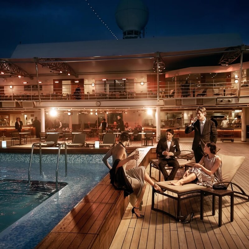 Passeggeri a cena con la compagnia crociere silversea