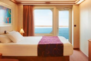 Cabina con balcone a bordo della crociera Costa Diadema