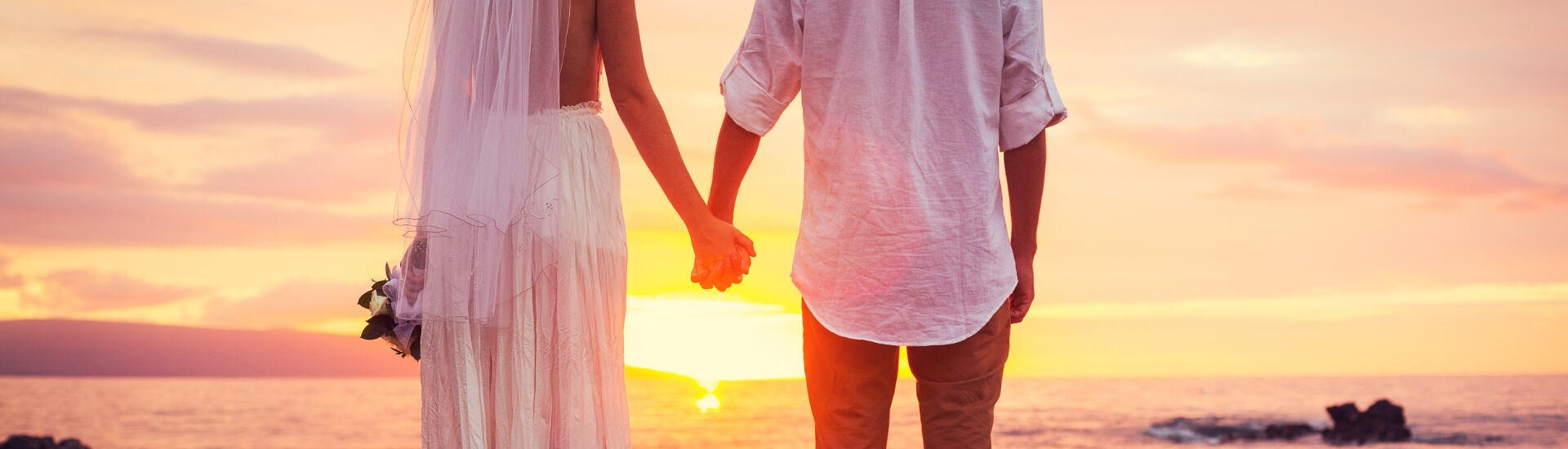 coppia in viaggio di nozze in crociera